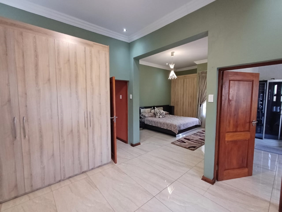 5 Bedroom Property for Sale in Xanadu Eco Park North West